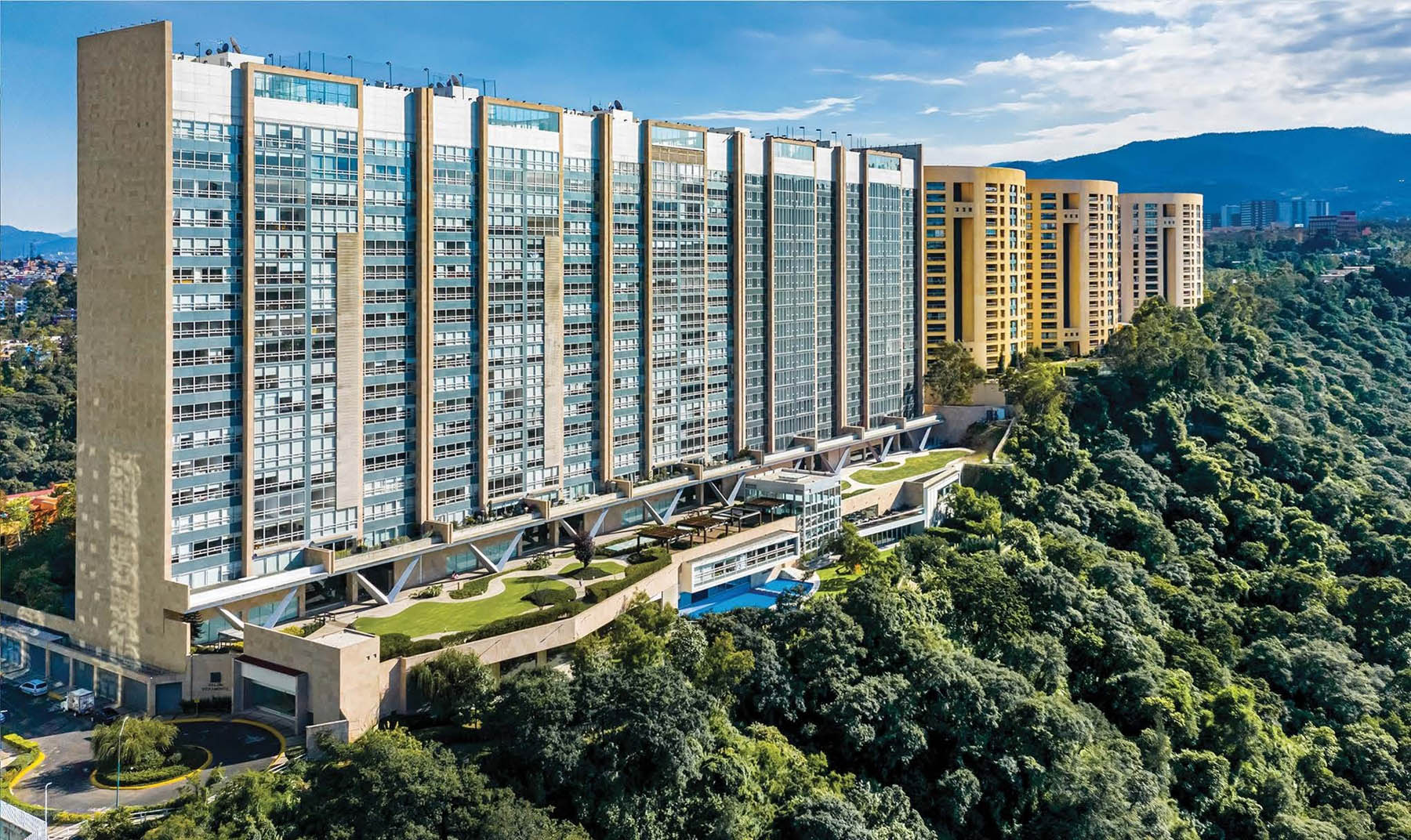 Av. Bernardo Quintana I