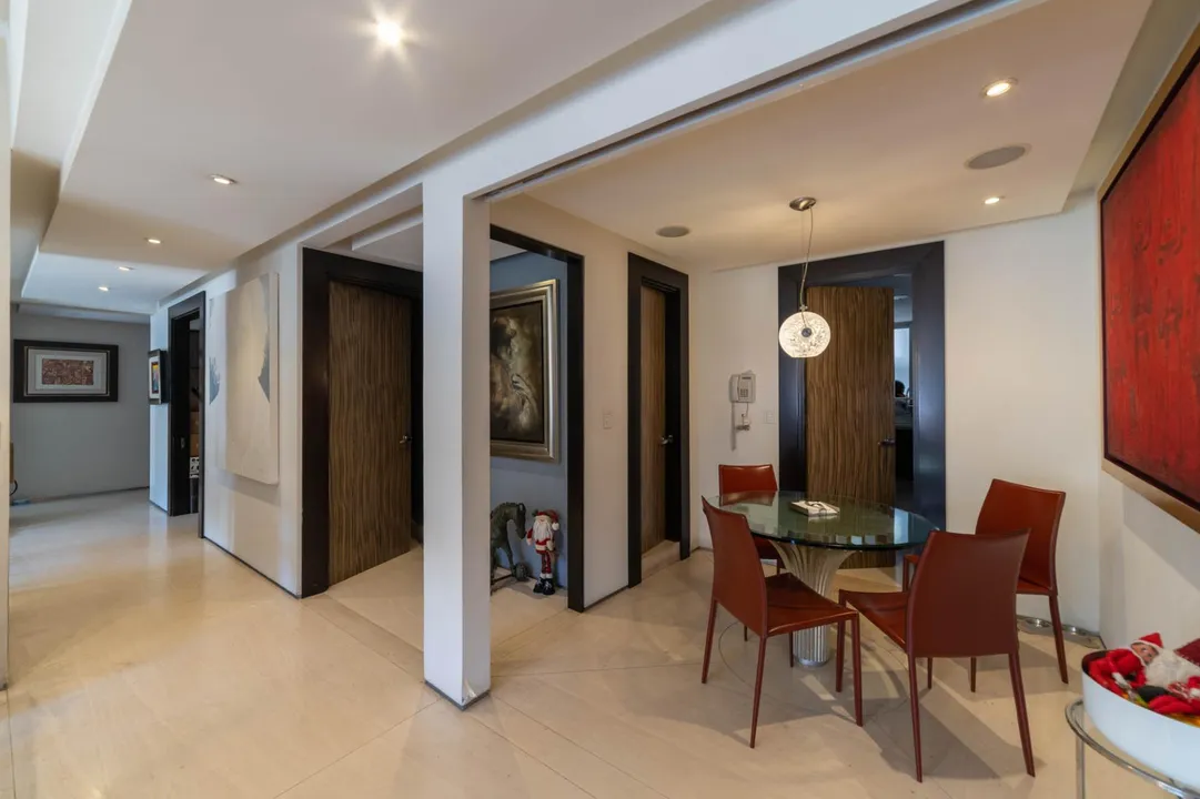 Av. Paseo de la Reforma V image 4