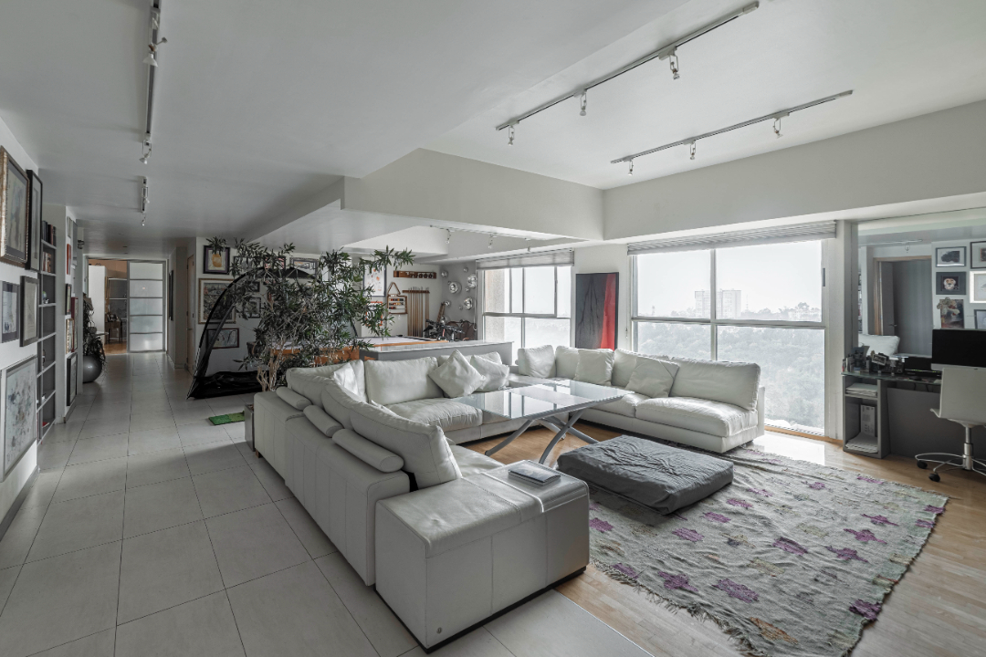 Av. Bernardo Quintana IV