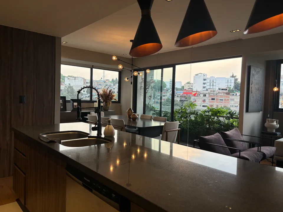 Julián Adame IV image 6