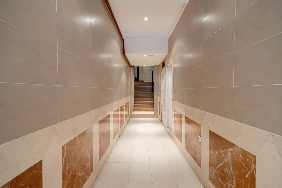 Calle de la Montera ll image 6