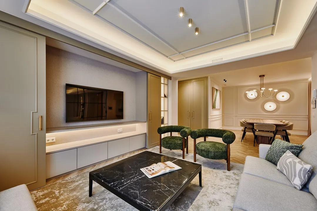 Calle Diego de Leon III image 1