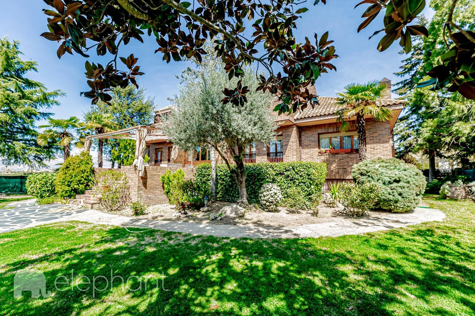 Imagen 1 de Un nuevo hogar para tu familia en este acogedor chalet