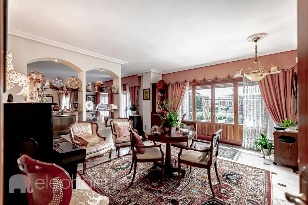 Un nuevo hogar para tu familia en este acogedor chalet image 2