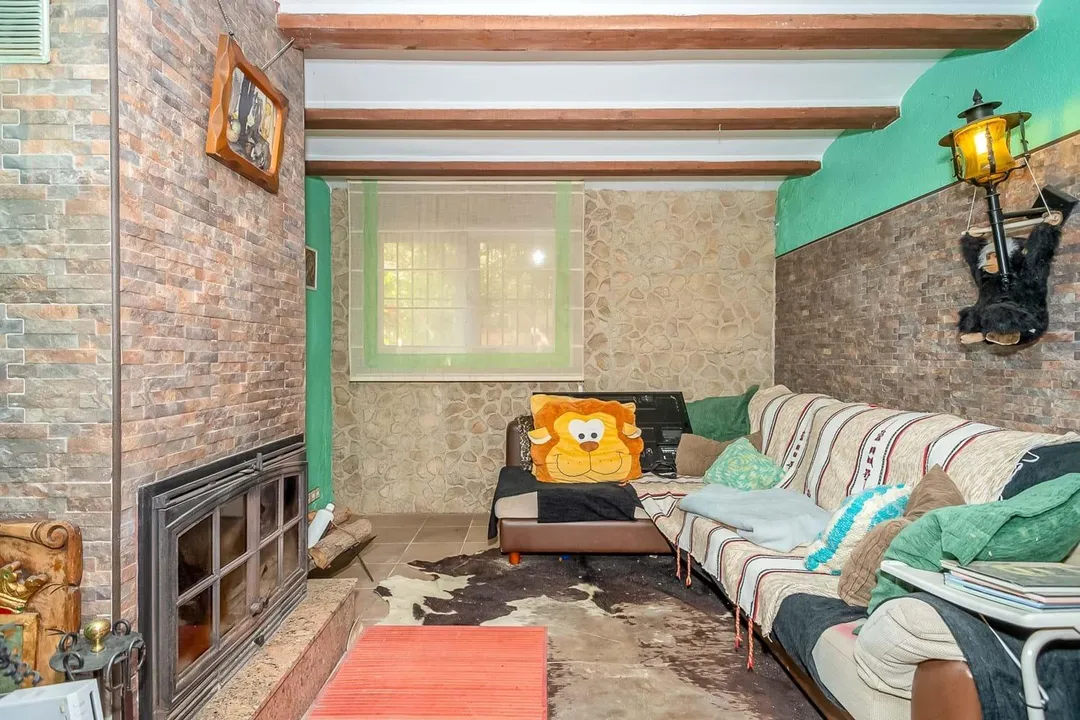 Casa individual en venta con jardin y garaje privado image 4