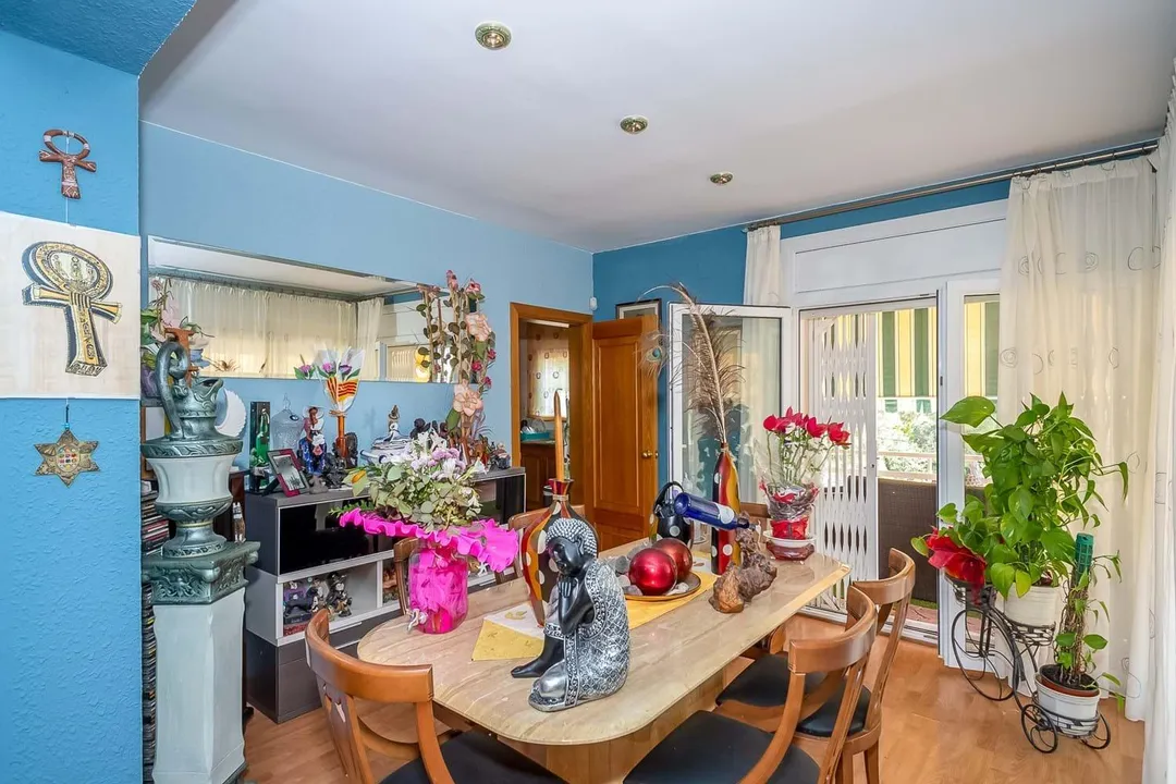 Casa individual en venta con jardin y garaje privado image 5