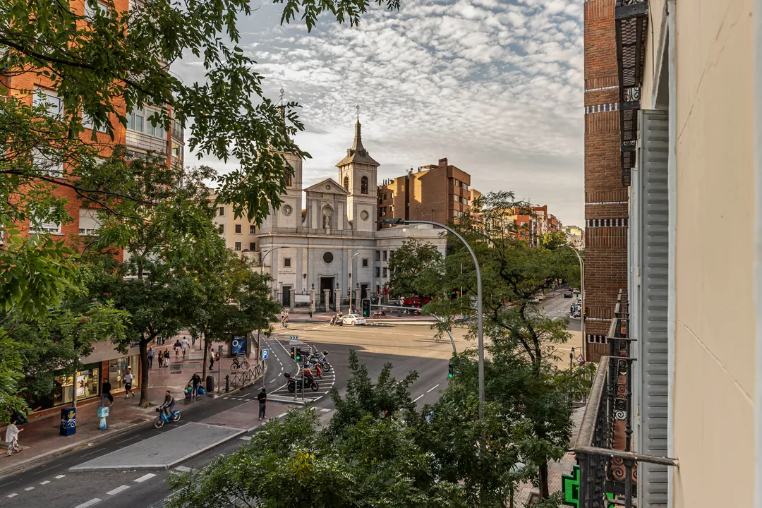 Santa Engracia III image 2